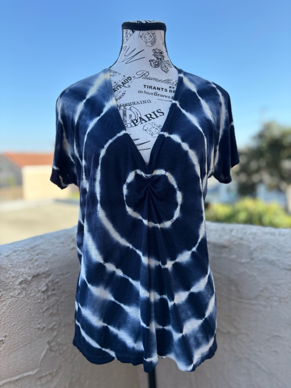 Young Fabulous & Broke YFB deep V-neck tie dye tee T-shirt size XS extra small